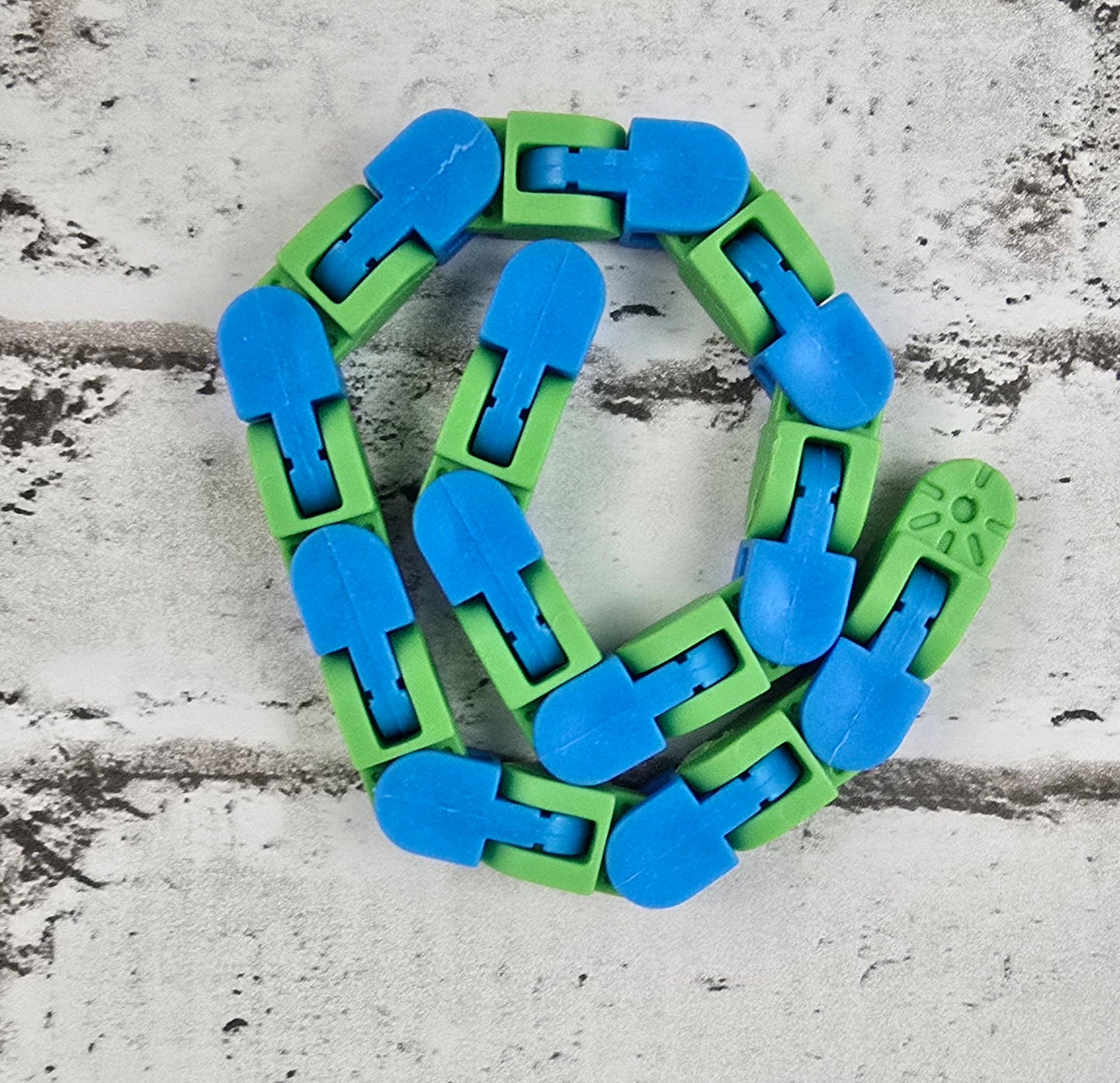 Twist-N-Click - 24 Link - Sensory Fidget Chain - Multiple Colors Available